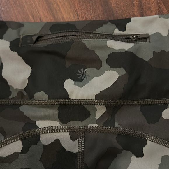 Athleta Lightning Camo 7/8 Tight in Super Sonic Size Medium Leggings - Picture 6 of 15